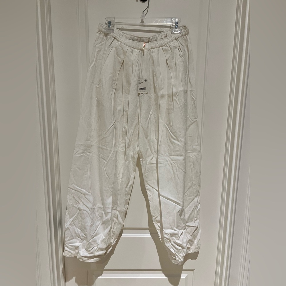 Free People low slung white pants